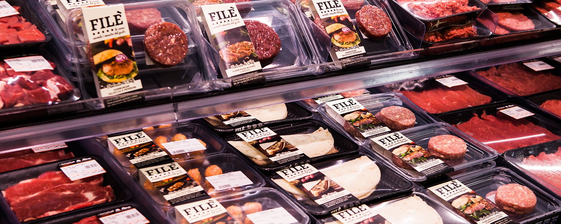 Prodotti Filè esposti nel banco carne dopo il lavoro di posizionamento del brand